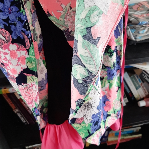 GORGEOUS colours from uk boutique - Picture 4 of 5